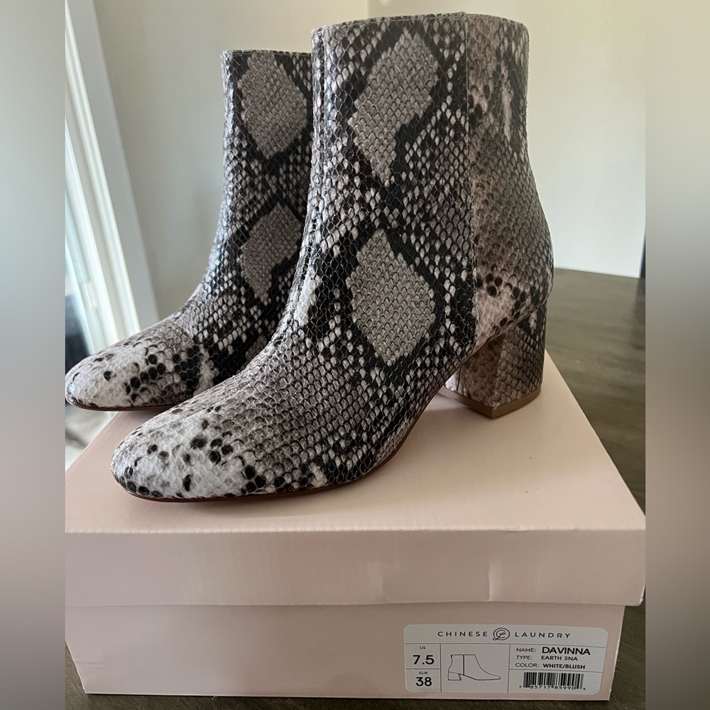 Chinese Laundry Davinna Bootie